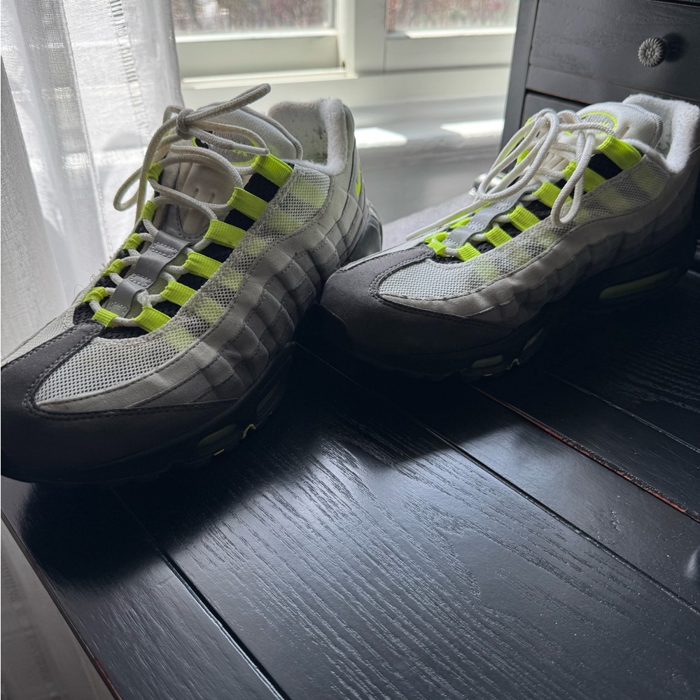 Nike Men's Air Max 95 Neon Sz 9.5